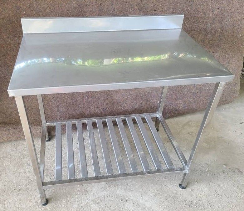 Taller de acero inoxidable
