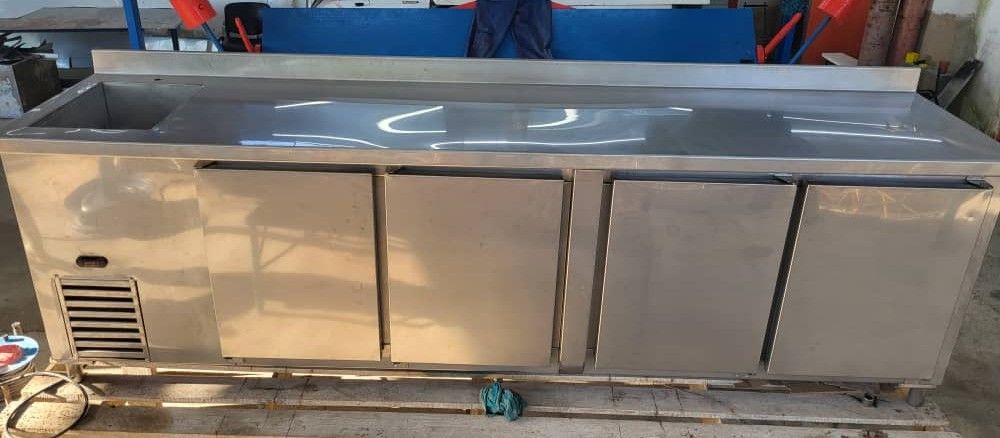 Taller de acero inoxidable